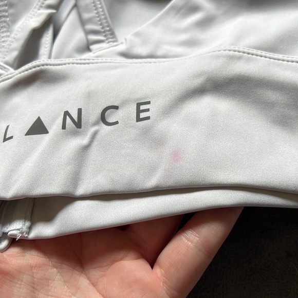 Balance Athletica Vitality Revive Bra White Size Medium - Picture 4 of 5